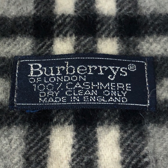 Burberrys London Scraf - Picture 2 of 8